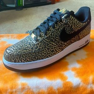 NIKE Air Force 1 Low “Gold Elephant” Size 12.5